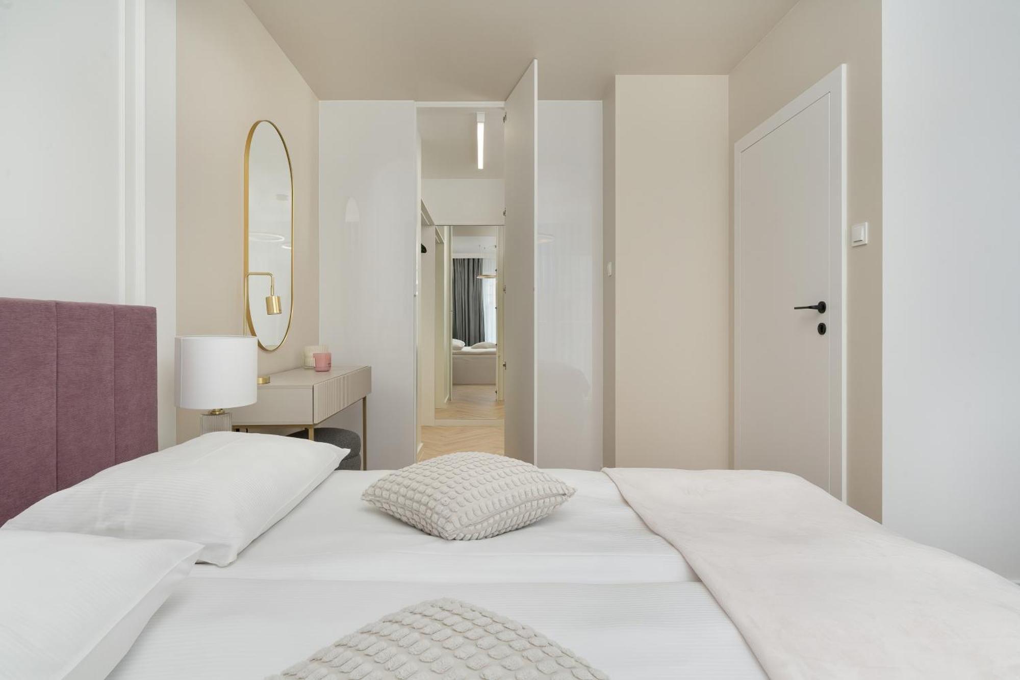 Elegancki Apartament Z Parkingiem Blisko Starego Miasta By Noclegi Renters Breslau Exterior foto